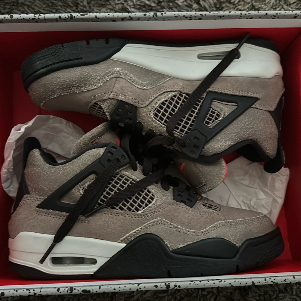 Jordan 4s